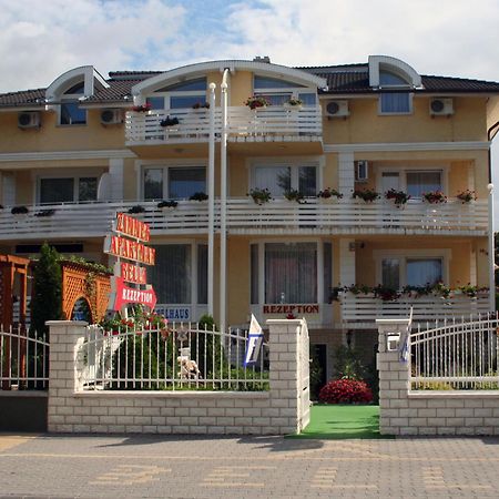 Apartman Bella Hotel Шиофок Экстерьер фото